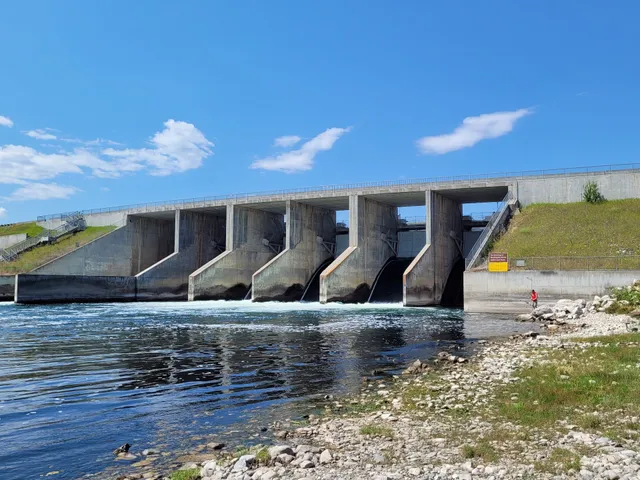 Yellowtail Afterbay Dam
