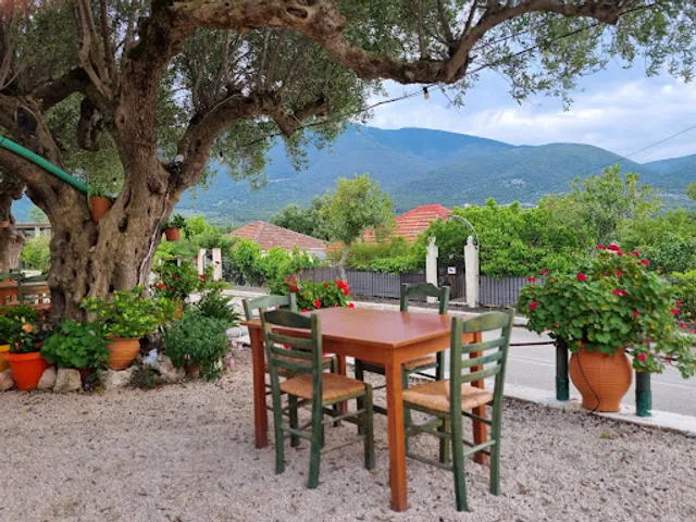 Dimitroula's place - To Mαγαζί της Δημητρουλας | Traditional Restaurant | Kefalonia - Sami