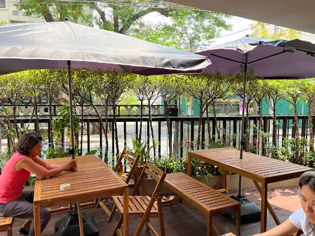 Lucky 13 Sandwich Sukhumvit Soi 50, Saf Residence, Bangkok