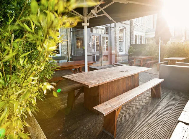 The New George Hotel