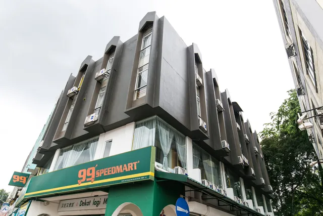 Upstairs Downstairs Co-living @ Kampung Pandan, KL