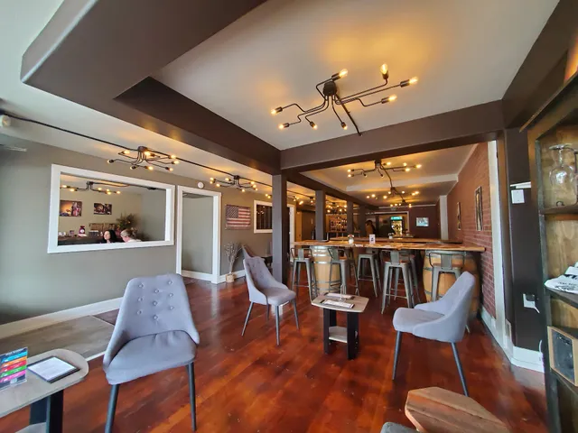 Oak Barrel Wine and Whiskey Bar