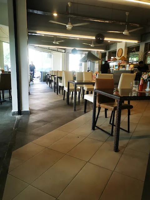 Sidewalk Café by Urban Kopitiam