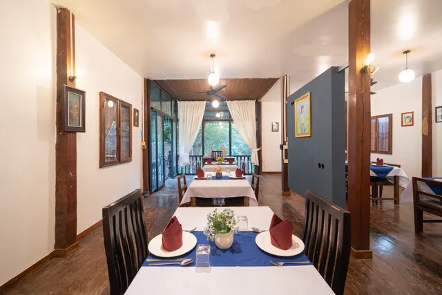 Pou Restaurant and Bar