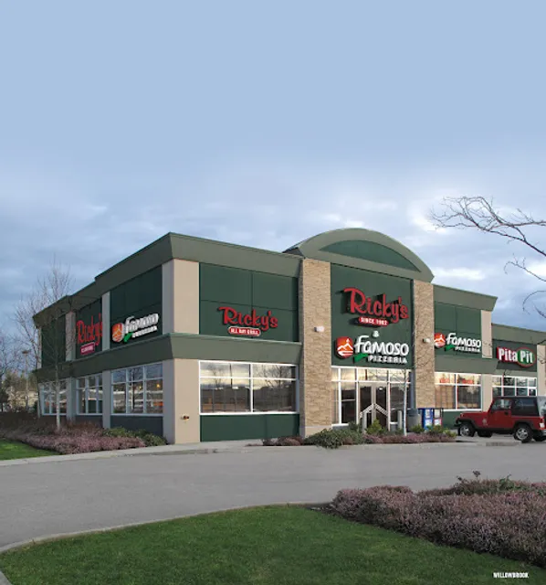 Famoso Italian Pizzeria - Willowbrook