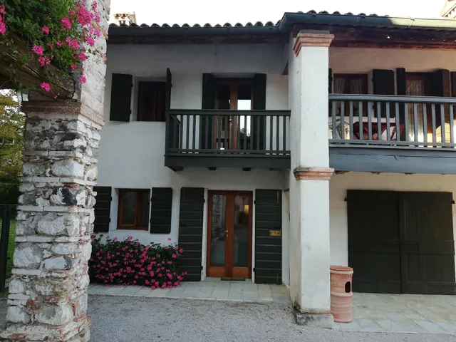 COLVAGO LA CORTE SPECTACULAR ANCIENT COUNTRY HOUSE
