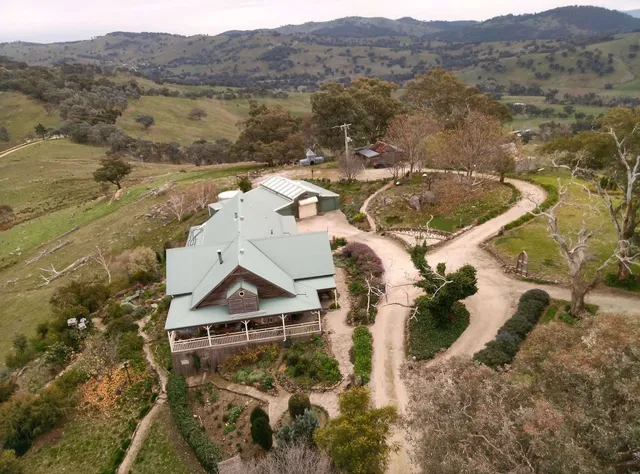 Inspiring Views, Artisan Homestead