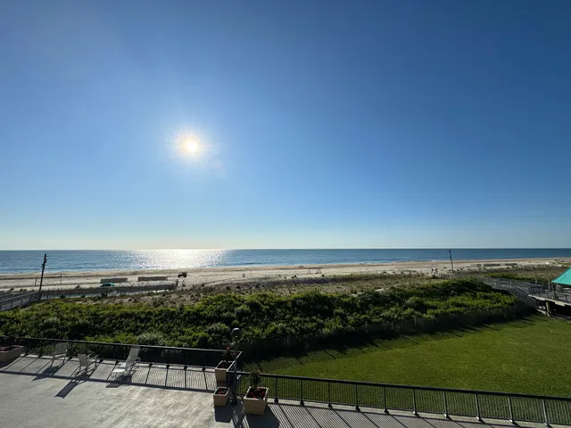 Farragut House, Sea Colony East