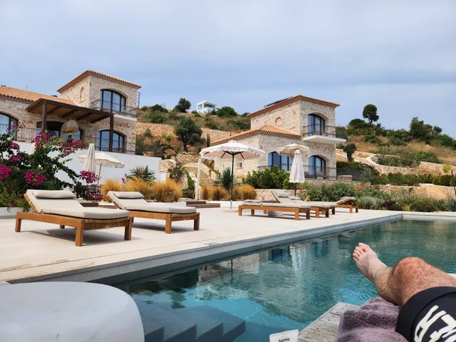 REBEK LUXURY VILLAS & SUITES