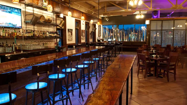 8000 Miles Japanese-Chinese Restaurant