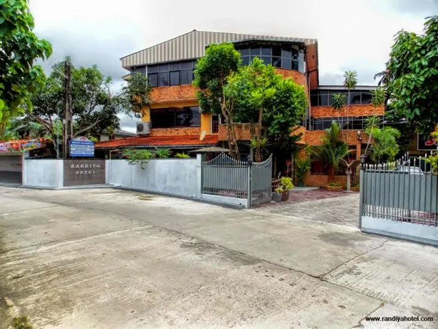 Hotel Randiya