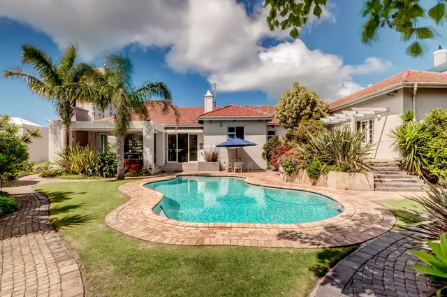 First Avenue Guesthouse