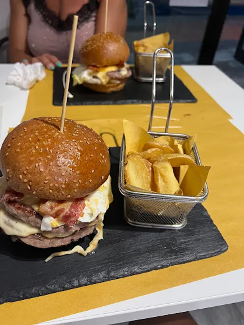 Delicious burger house