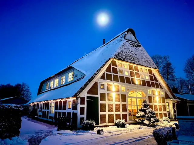 Exclusives Reetdachhaus_ Altes Lan