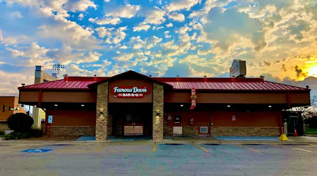 Famous Dave's Bar-B-Que