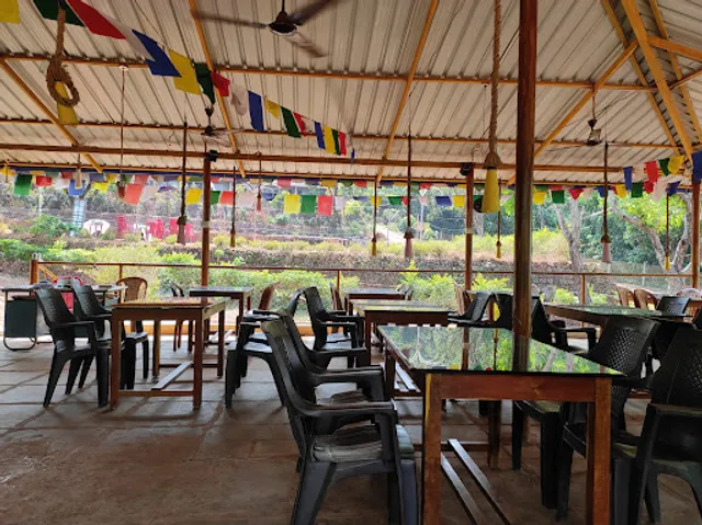 White Elephant Restaurant & Cottages