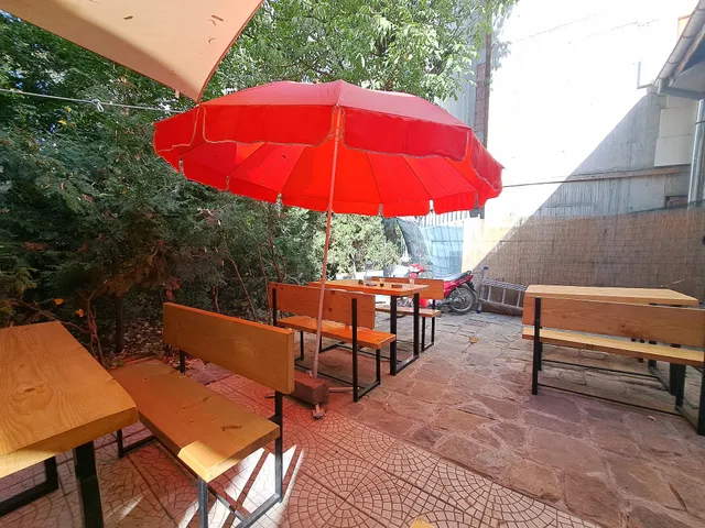 Mr.Gyros Гирос доставки, бургери, порции Гирос, салати. Доставка в цяла София.