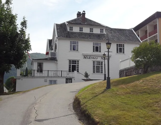 Midtnes Hotel