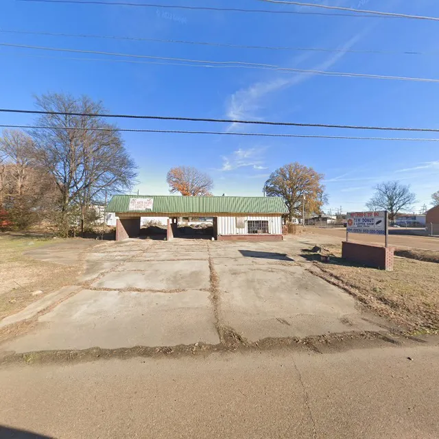 T & W Donut & Coffee Shop