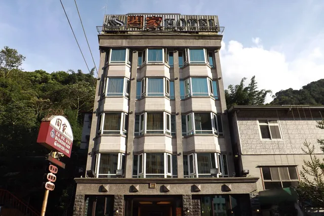 閤家溫泉會館-人氣推薦情侶特色親子家庭朋友聚會溫泉民宿住宿 露天四人房