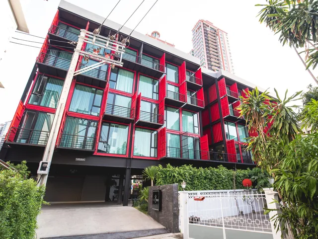 Sleepbox Sukhumvit 22