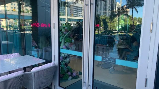 Rose Cafe & Restaurant