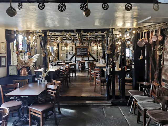 Theydon Oak Village Pub & Dining