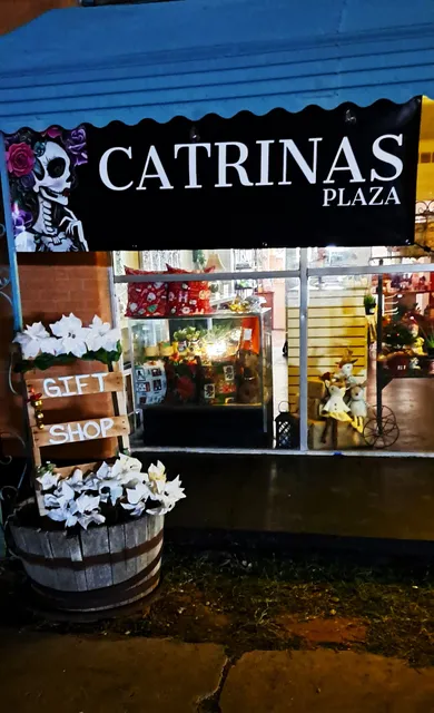 Catrinas Plaza