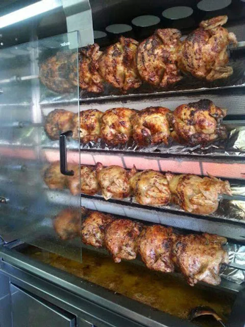 Asador de pollos Kome Kome