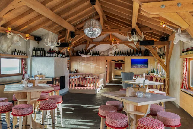 Paradiso Mountain Club & Restaurant