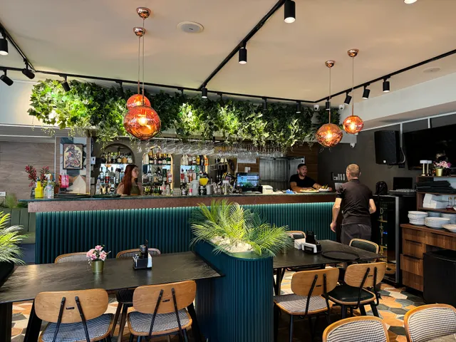 ElysiuM Kitchen & Bar