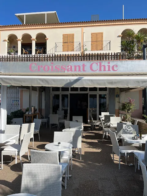 Croissant Chic