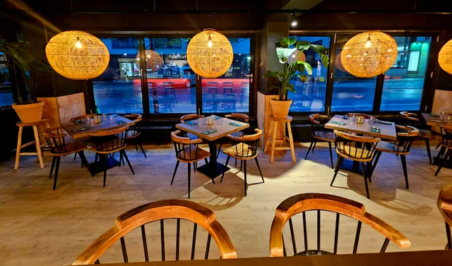 Los Pollos Grill & Bar