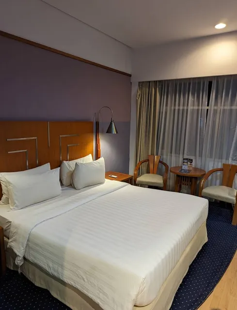 RedDoorz Plus near Pasar Gede Solo