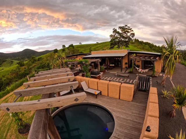 Mayan Farm Villas, Kin Kin