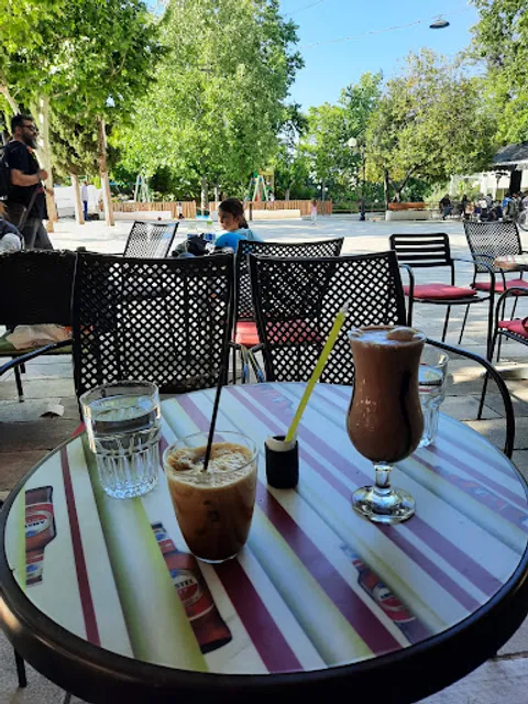 Θέατρο All Day Bar