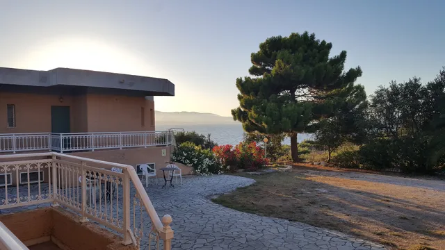 Galini Studios & Apartments