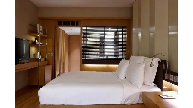 Renaissance Hong Kong Harbour View Hotel