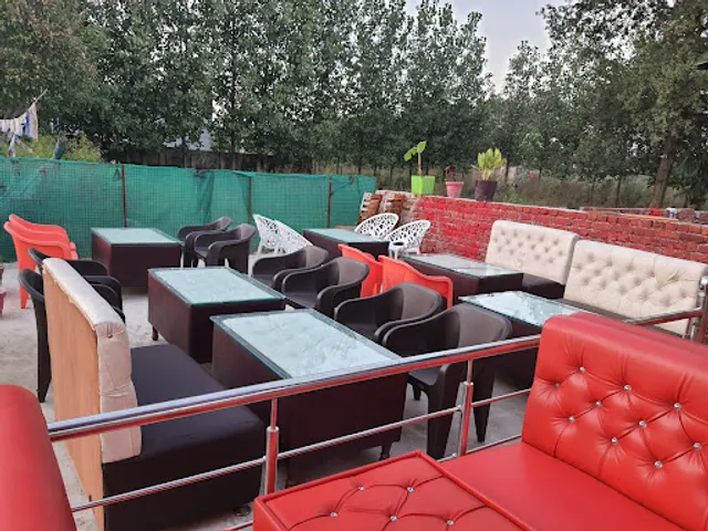 AROMA MULTICUSINE FAMILY RESTAURANT