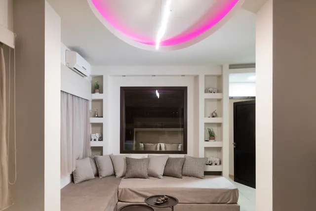 Pasiphae Lux Apartment Downtown