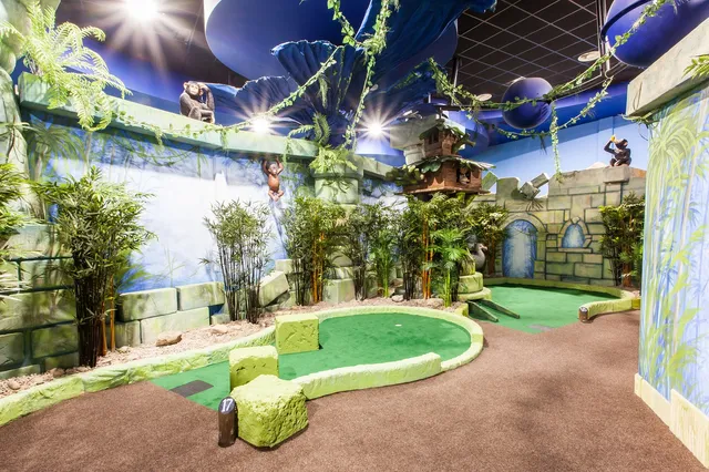 Paradise Island Adventure Golf Cheshire Oaks