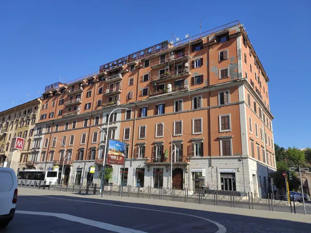 Colosseum Guest House