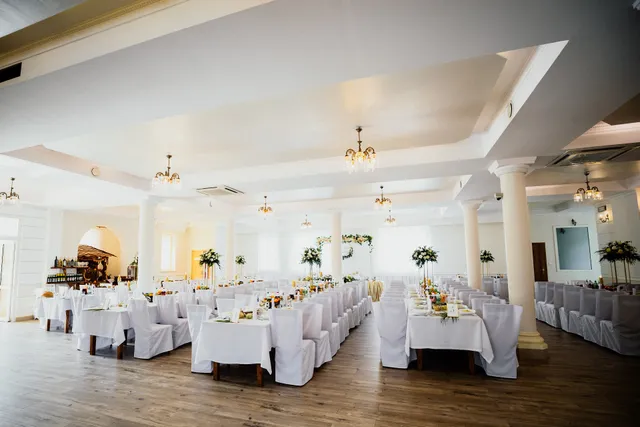 Dwór Dziekanów Hotel, Restauracja, Wesela, Imprezy okolicznośćiowe