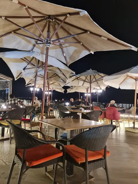 Woods Cafe & Restaurant