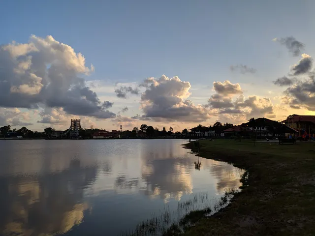 Taman Tasik Sultan Abu Bakar