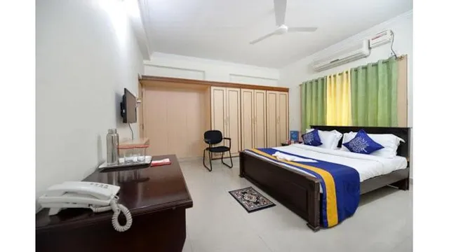 OYO Apartment Hotel Lakeview Homes Near Shilparamam