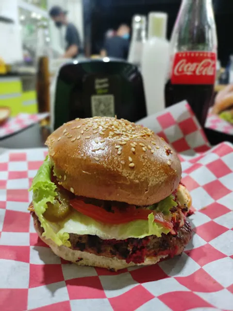 Mito's World Burguer & More