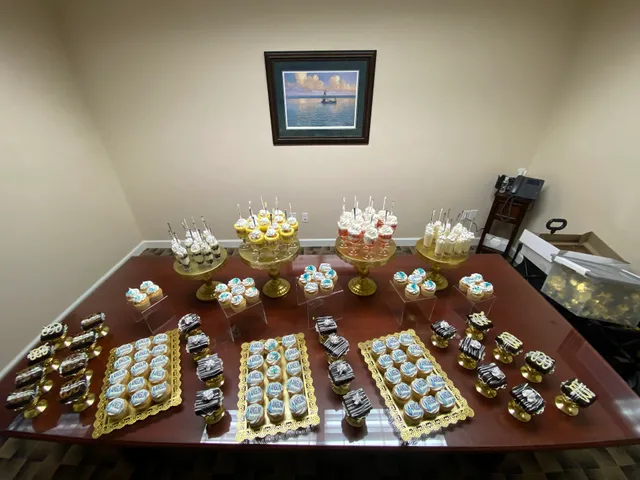 Sweets by Norris Food Truck / Custom Cake Bakery