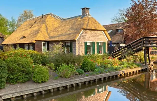 Giethoorn Information | Boatrental, Tours & Tickets
