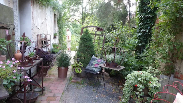 Rose'nei Antikcafé & Rosengarten - Ellen Mosert